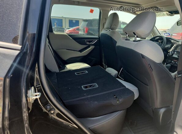 JF2SKAFC8MH471526 2021 SUBARU FORESTER Black უკანა სალონის ხედი