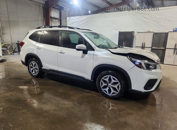 JF2SKAJC2MH589000 2021 SUBARU FORESTER White Front right