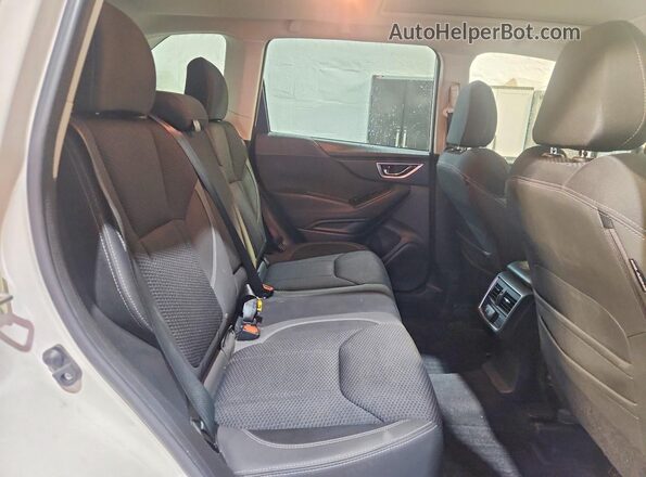 JF2SKAJC2MH589000 2021 SUBARU FORESTER White Rear interior view