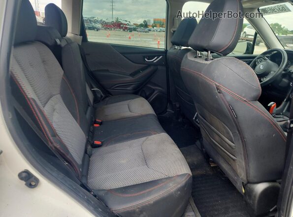JF2SKAJCXNH506642 2022 SUBARU FORESTER White Vista interior trasera