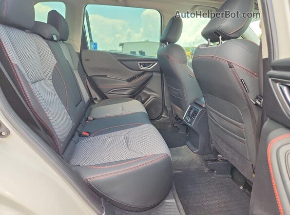 JF2SKARC1MH588926 2021 SUBARU FORESTER White უკანა სალონის ხედი