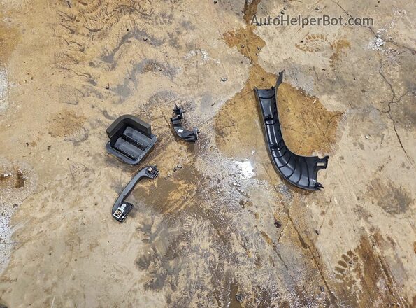 JF2SKARC1PH471724 2023 SUBARU FORESTER White Vista de la etiqueta del VIN