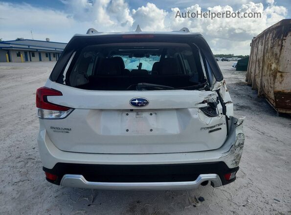 JF2SKAXC4LH451478 2020 SUBARU FORESTER White Հետևի տեսք