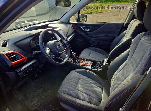 JF2SKEMC6MH505280 2021 SUBARU FORESTER Black Widok wnętrza z przodu