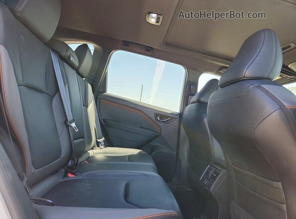 JF2SLDFC6SH400417 2025 SUBARU FORESTER White უკანა სალონის ხედი