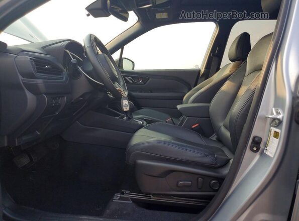 JF2SLDNC0SH468598 2025 SUBARU FORESTER Silver Front interior view