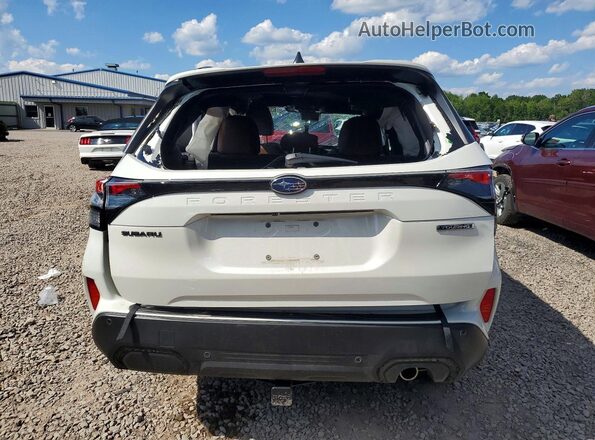 JF2SLDTC4SH618053 2025 SUBARU FORESTER White Հետևի տեսք