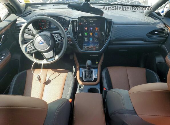 JF2SLDTC4SH618053 2025 SUBARU FORESTER White Առջևի վահանակի տեսք
