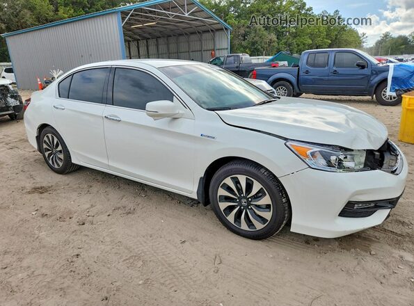 JHMCR6F32HC011002 2017 HONDA ACCORD White Front right