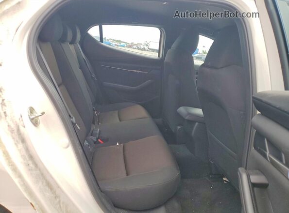 JM1BPAJL3M1310467 2021 MAZDA 3 White Vista de los asientos traseros