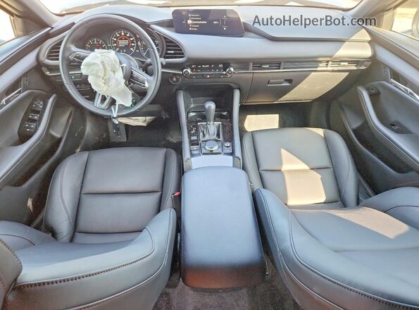 JM1BPALM1R1717362 2024 MAZDA 3 Черный Вид панели приборов