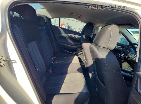 JM1GL1UM2K1507407 2019 MAZDA 6 White უკანა სავარძლების ხედი