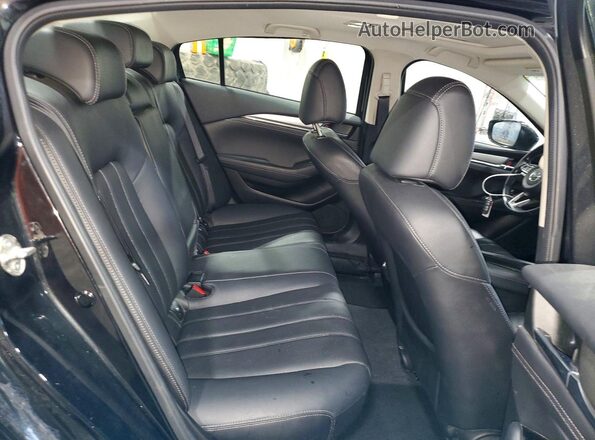 JM1GL1VM4K1500814 2019 MAZDA 6 Black Widok tylnych siedzeń