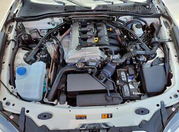 JM1NDAC77K0311694 2019 MAZDA MX-5 White Widok wnętrza z tyłu