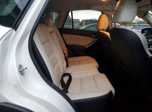 JM3KE2DY3G0793365 2016 MAZDA CX-5 White Սալոնի հետևի տեսք