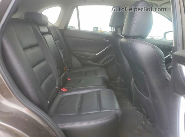 JM3KE4DY1G0865899 2016 MAZDA CX-5 Brown Вид задньої частини салону