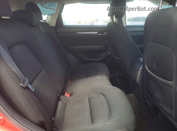 JM3KFABM8M0302811 2021 MAZDA CX-5 Red Widok wnętrza z tyłu