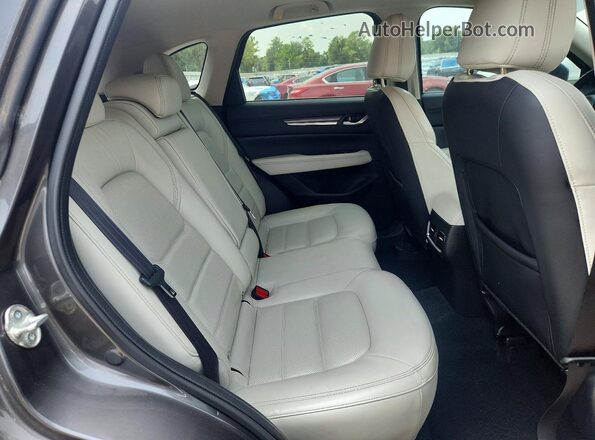 JM3KFADM5J1314210 2018 MAZDA CX-5 Gray Vista interior trasera
