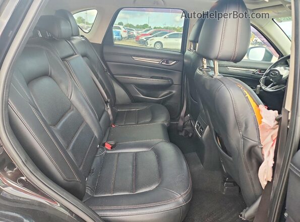 JM3KFADM7J1381102 2018 MAZDA CX-5 Black Widok wnętrza z tyłu