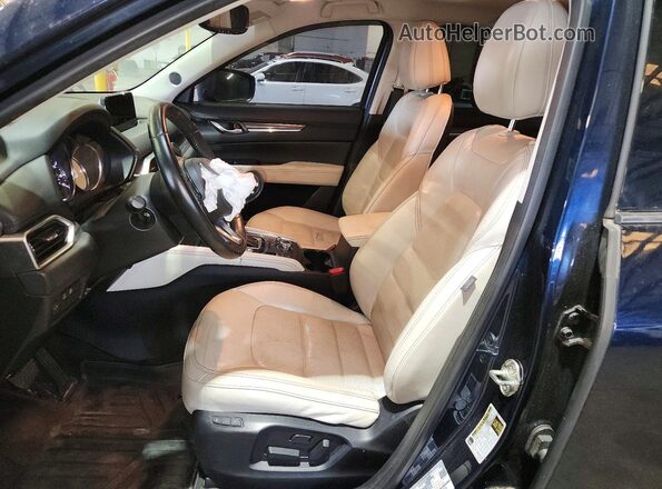 JM3KFADM9J1325565 2018 MAZDA CX-5 Blue Vista interior delantera