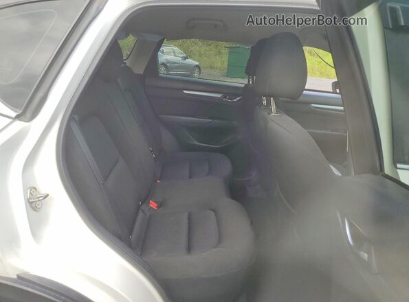 JM3KFBBMXK1587900 2019 MAZDA CX-5 Белый Вид задней части салона