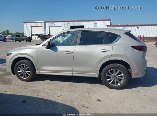 JM3KFBCL0S0620043 2025 MAZDA CX-5 Beige Vista interior trasera
