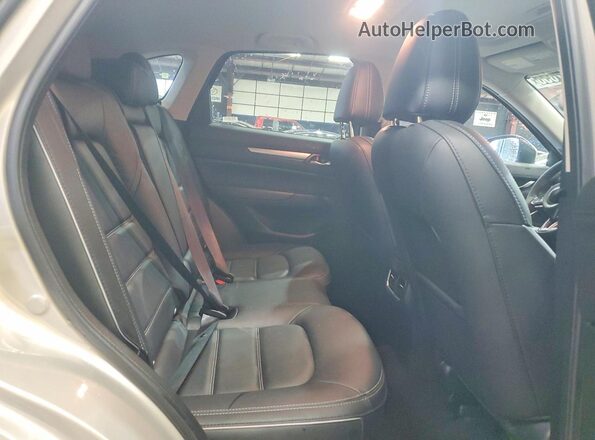 JM3KFBCM7S0804937 2025 MAZDA CX-5 Tan უკანა სალონის ხედი