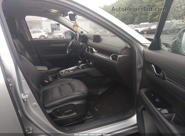 JM3KFBDM2J0374554 2018 MAZDA CX-5 Silver Widok wnętrza z przodu