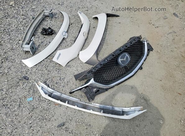 JM3KFBEY8K0615195 2019 MAZDA CX-5 White Widok komory silnika