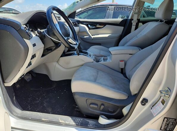 JN1BJ1BV3MW323663 2021 NISSAN ROGUE Silver Vista interior delantera