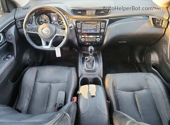 JN1BJ1CP2HW033775 2017 NISSAN ROGUE Black Вид панелі приладів