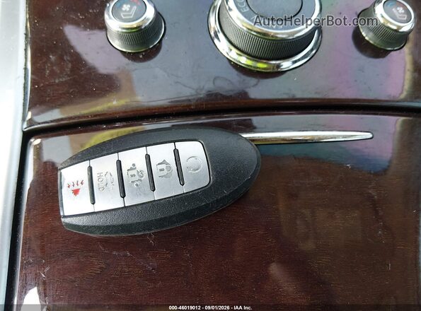 JN1BY1AP2HM740854 2017 INFINITI Q70 Gray Առջևի վահանակի տեսք
