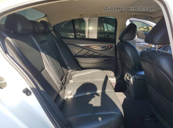 JN1CV7AP0JM241542 2018 INFINITI Q50 White Vista de los asientos traseros