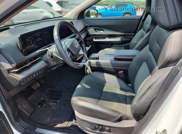 JN1DF0BB4PM709163 2023 NISSAN ARIYA Белый Вид салона спереди