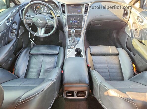 JN1EV7AP0JM359440 2018 INFINITI Q50 Белый Вид панели приборов
