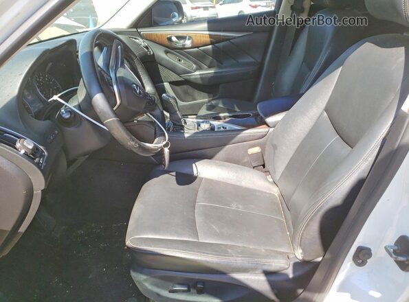 JN1EV7AP2JM366700 2018 INFINITI Q50 White Front interior view