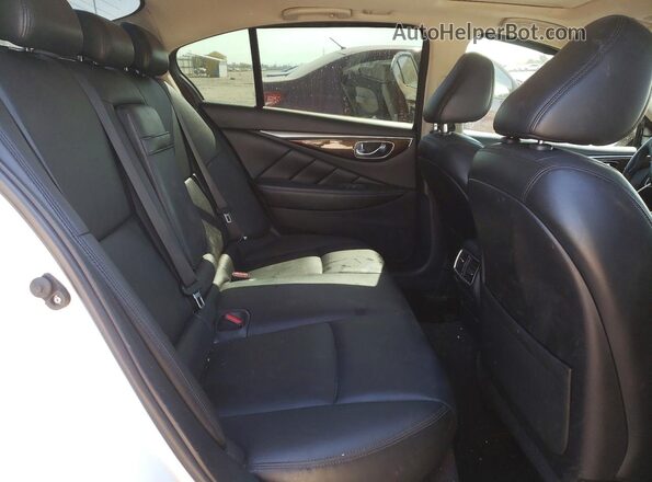 JN1EV7AP2JM366700 2018 INFINITI Q50 White Rear seats view