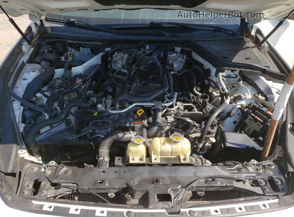 JN1EV7AP2JM366700 2018 INFINITI Q50 White Rear interior view