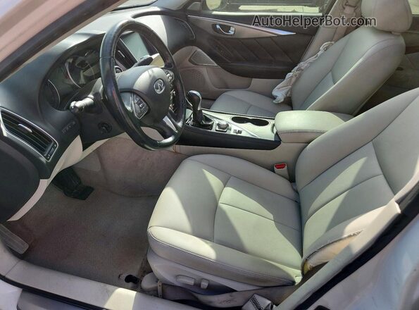 JN1EV7AP8HM735666 2017 INFINITI Q50 Белый Вид салона спереди