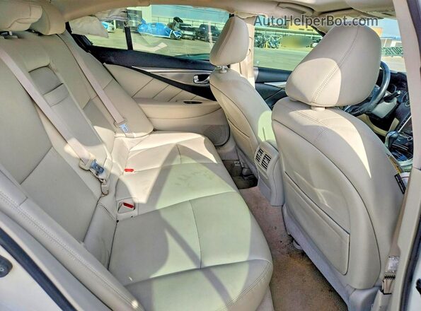 JN1EV7AP8HM735666 2017 INFINITI Q50 Белый Вид задних сидений
