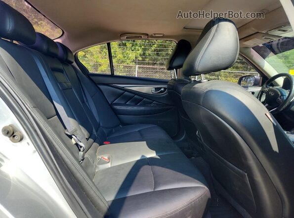 JN1EV7AR4HM841372 2017 INFINITI Q50 Silver Rear seats view