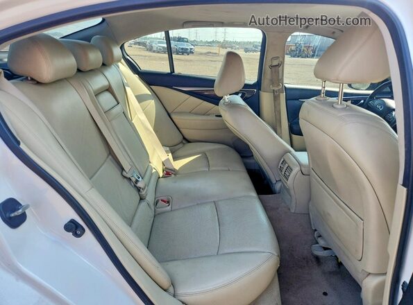 JN1EV7AR9HM832540 2017 INFINITI Q50 White უკანა სავარძლების ხედი
