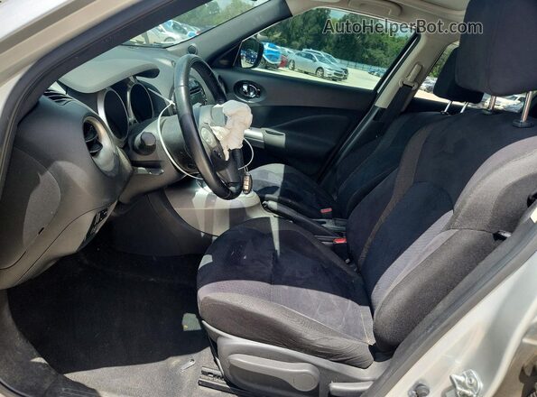 JN8AF5MV1HT754576 2017 NISSAN JUKE Silver Вид салону спереду
