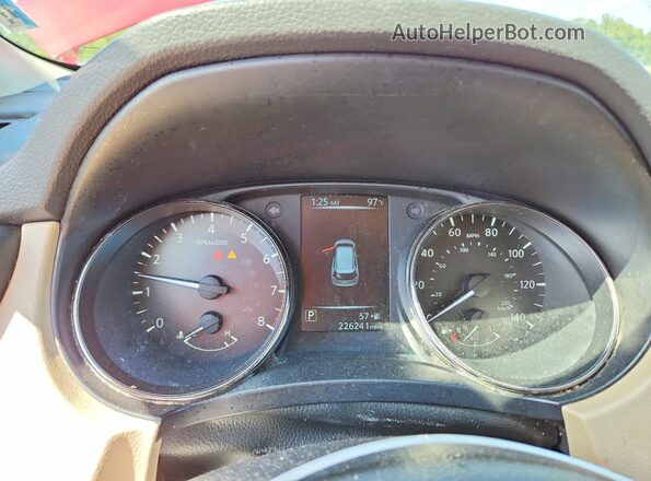 JN8AT2MT2HW385649 2017 NISSAN ROGUE Красный Вид щитка приборов