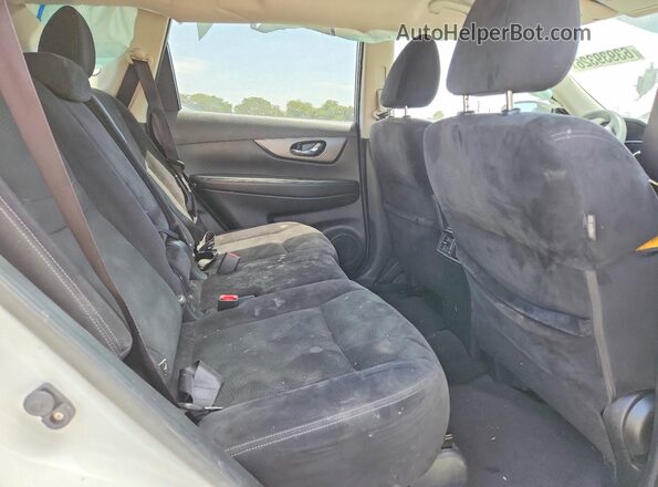 JN8AT2MT5GW029520 2016 NISSAN ROGUE White Rear interior view