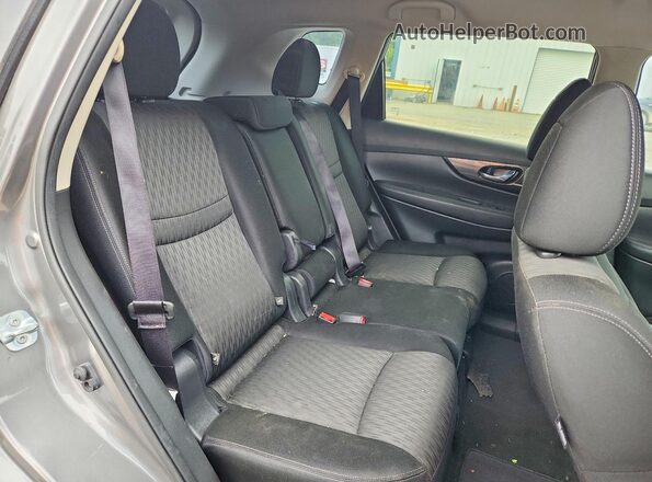 JN8AT2MT5HW382762 2017 NISSAN ROGUE Gray Rear interior view