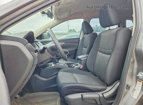 JN8AT2MT5HW382762 2017 NISSAN ROGUE Gray Front interior view