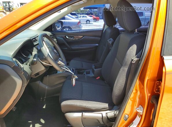 JN8AT2MT5HW384558 2017 NISSAN ROGUE Orange წინა სალონის ხედი