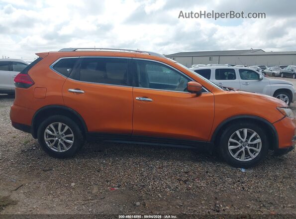 JN8AT2MT7HW139079 2017 NISSAN ROGUE Orange უკანა სალონის ხედი