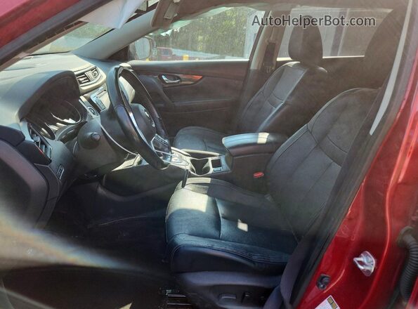 JN8AT2MV1HW275564 2017 NISSAN ROGUE Красный Вид салона спереди